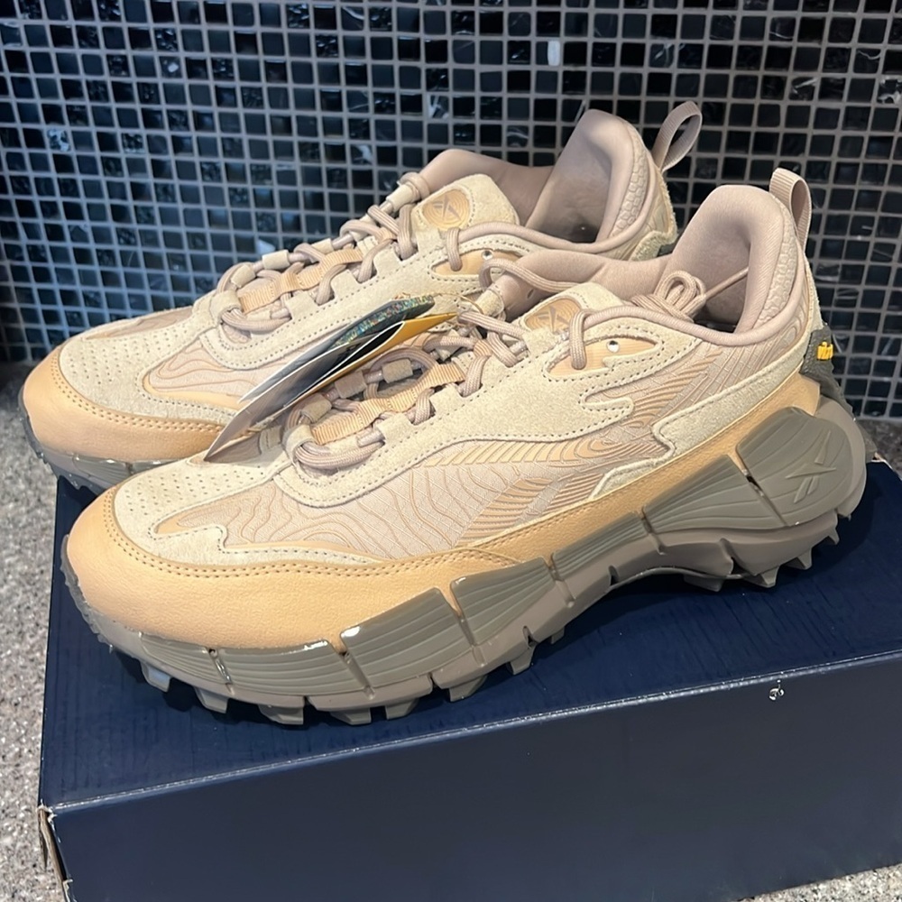 REEBOK Zig Kinetica 2.5 Edge with Vibram Sole Size 10.5 - Picture 3 of 9